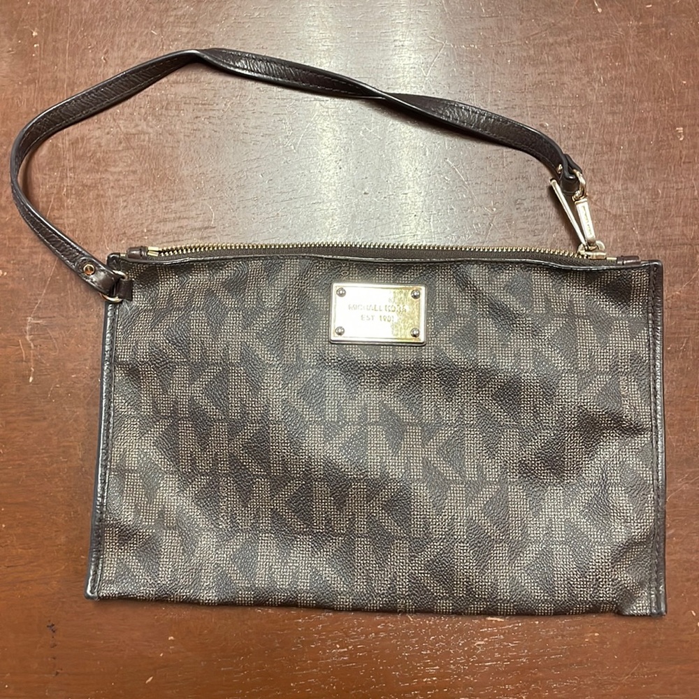 Michael Kors Logo Lettering Flat Clutch Bag